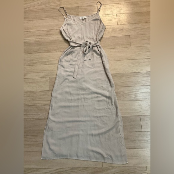 Cloth & Stone Tie Waist Midi Dress - Picture 5 of 6